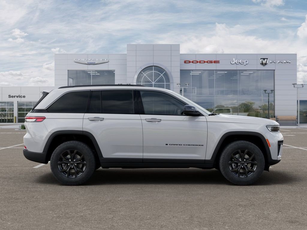 Used 2026 White Jeep Altitude image 21
