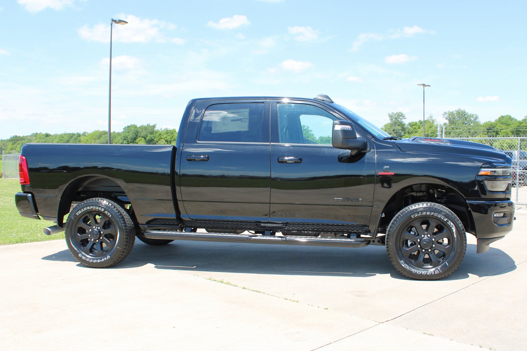 New 2026 Diamond Black Crystal Pearl-Coat Exterior Paint RAM Laramie 4x4 Crew Cab 6