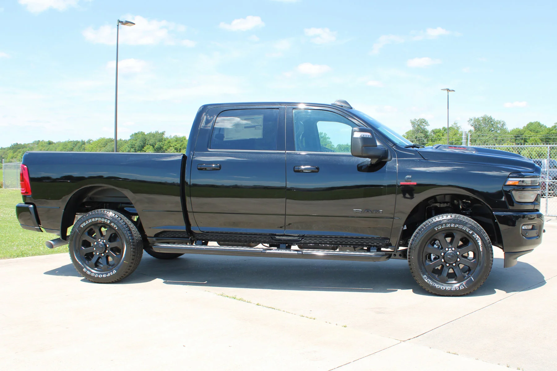 New 2026 Diamond Black Crystal Pearl-Coat Exterior Paint RAM Laramie 4x4 Crew Cab 6
