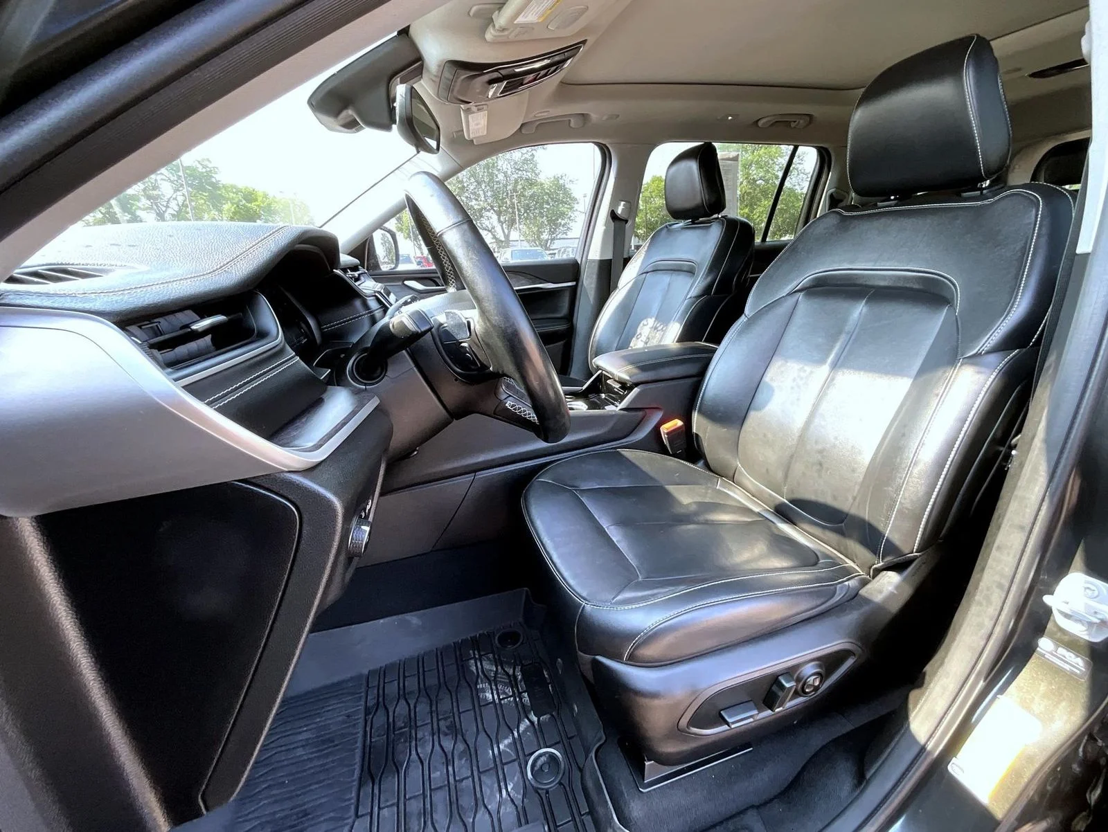 Certified Used 2022 Gray Jeep Limited image 11