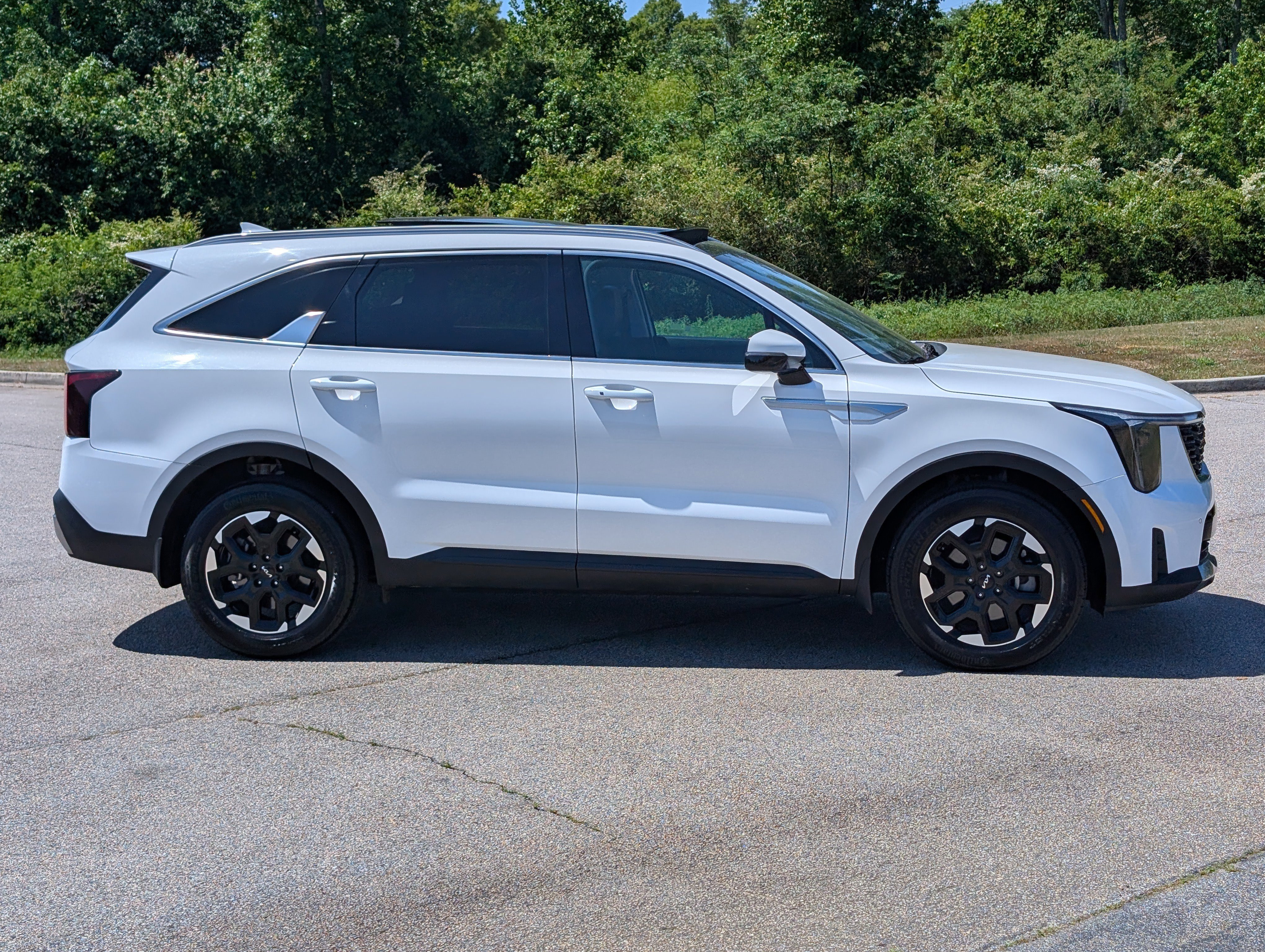 2025 Kia Sorento S - Photo 6