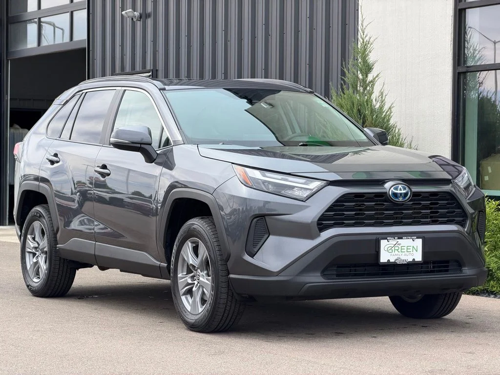 Used 2022 Gray Toyota XLE image 4