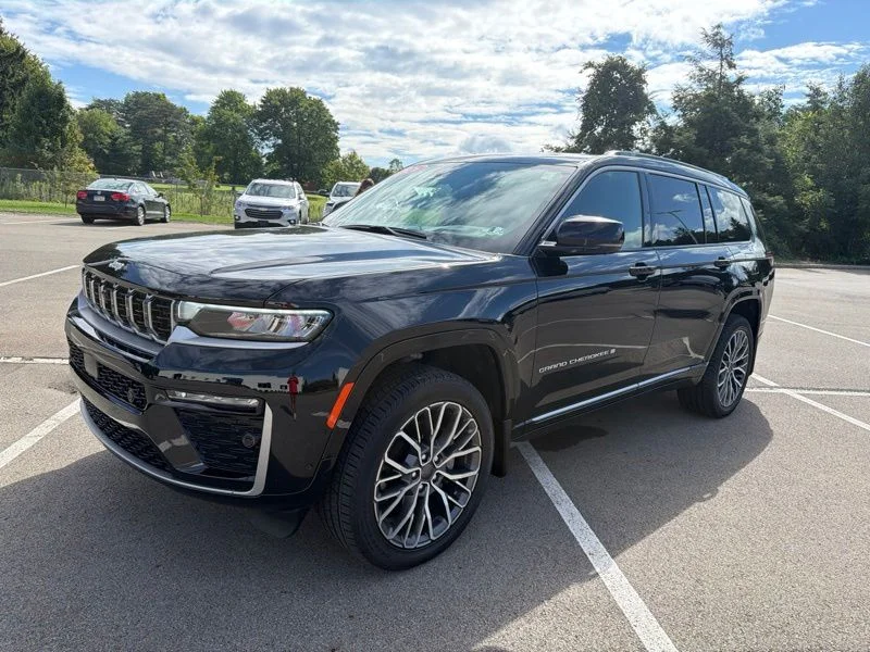 Used 2026 Black Jeep Summit image 7