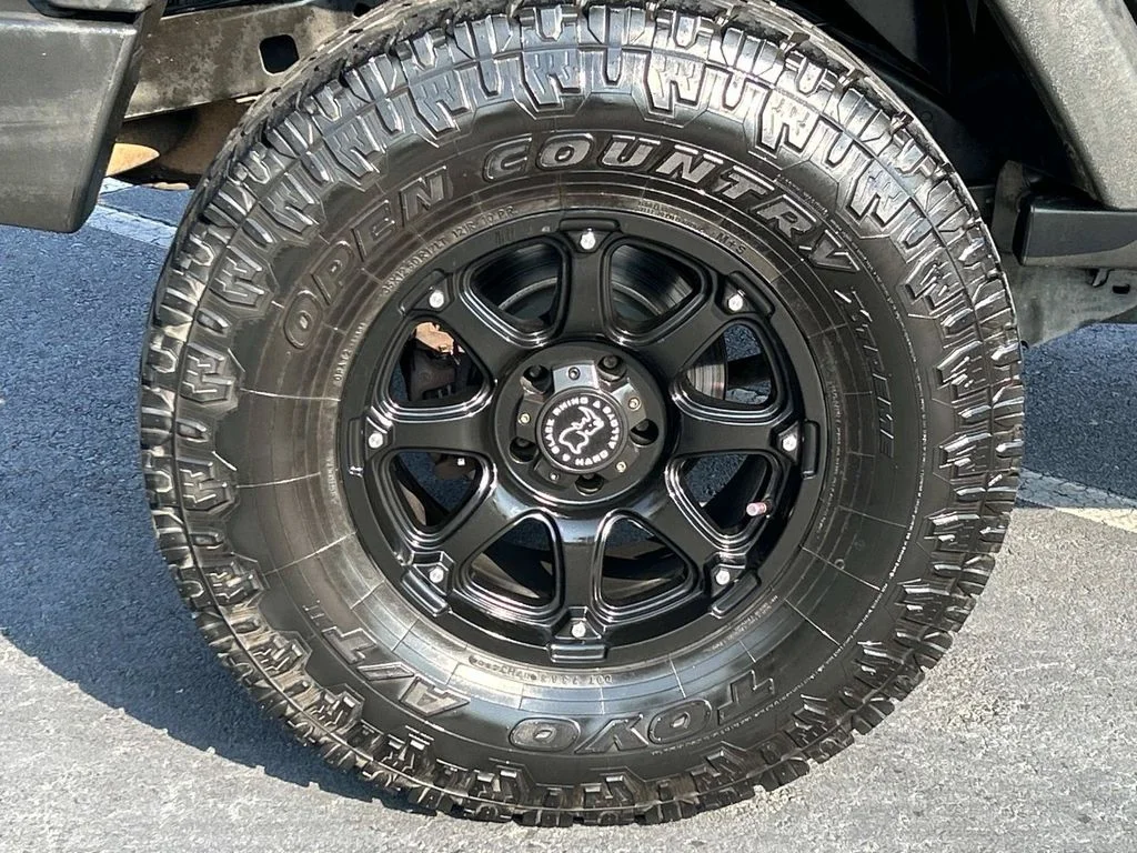 Used 2018 Black Jeep Unlimited Rubicon image 9
