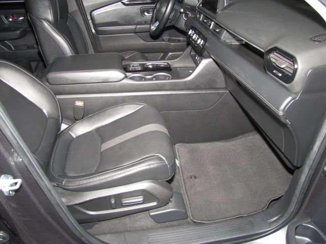 Certified Used 2025 Modern Steel Metallic Honda Touring image 51