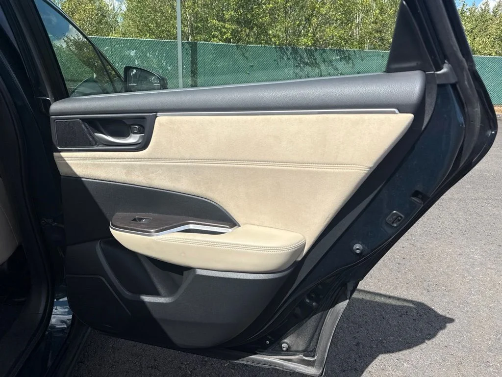 Used 2018 Moonlit Forest Pearl Honda Touring image 23
