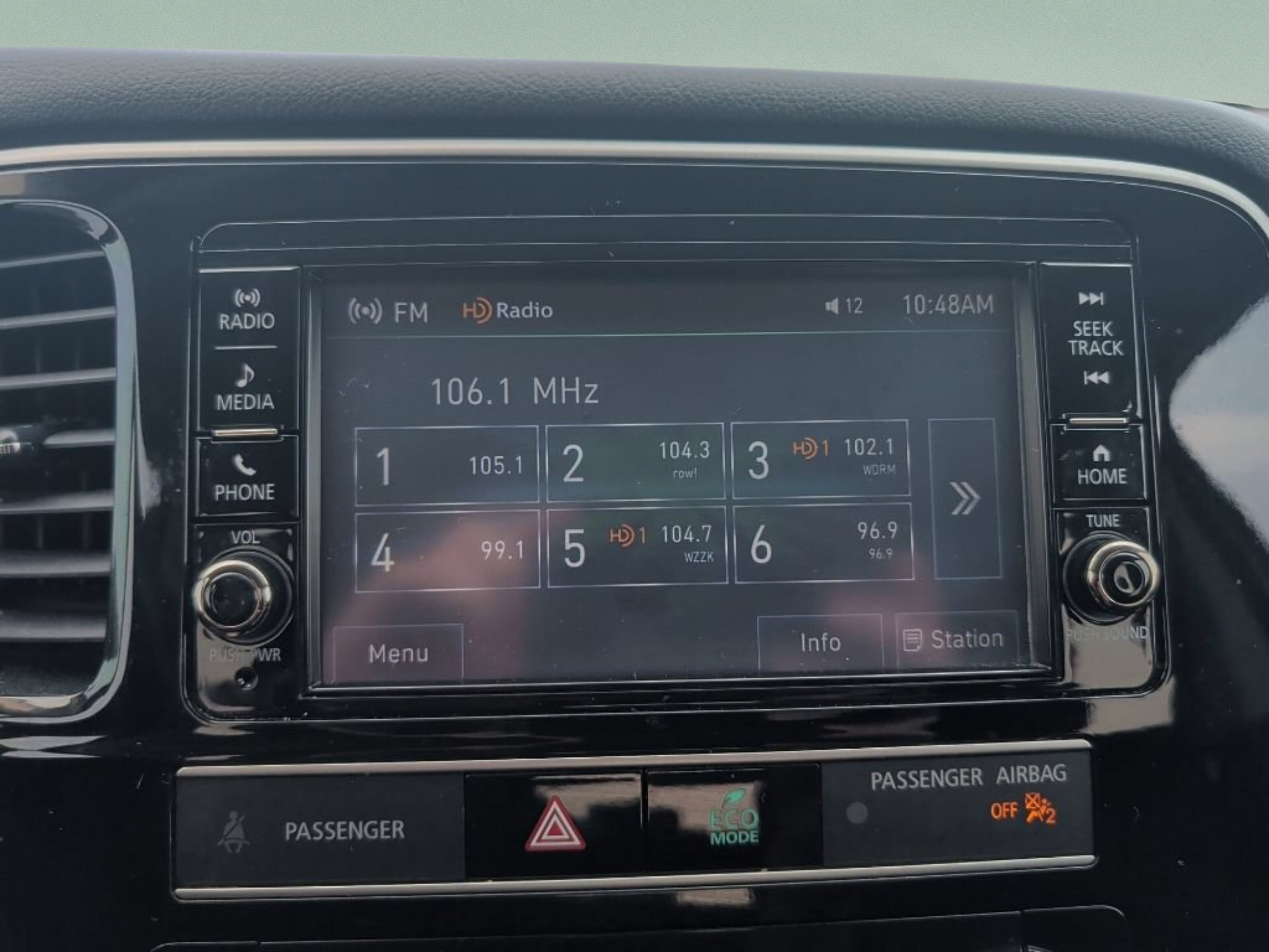 Used 2019 Silver Mitsubishi ES image 20