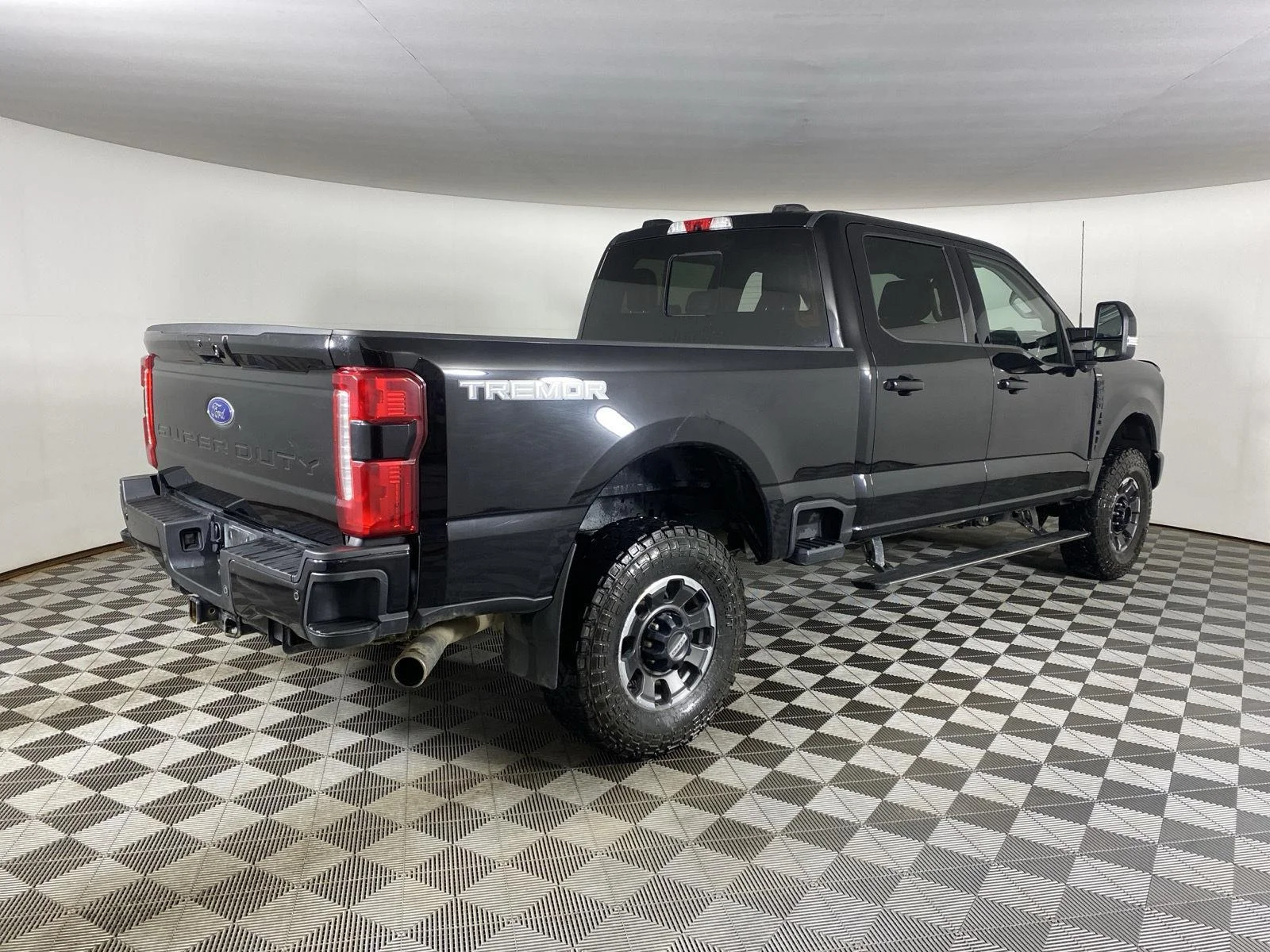 Used 2024 Agate Black Ford LARIAT image 17