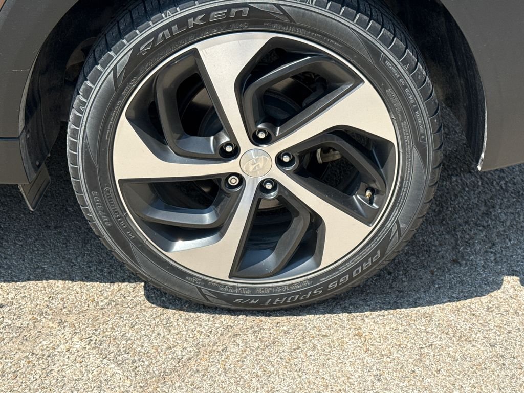 Used 2017 Beige Hyundai Sport image 7