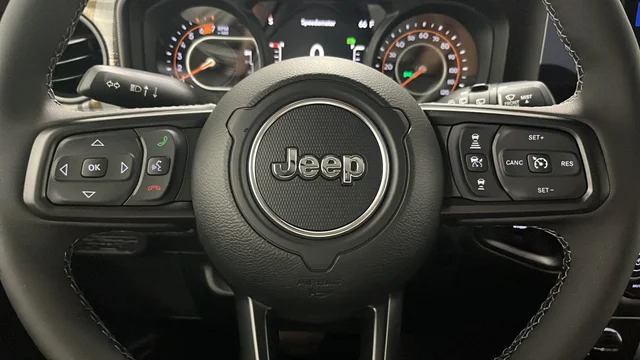 New 2026 Black Clear-Coat Exterior Paint Jeep 85th Anniversary Edition image 15