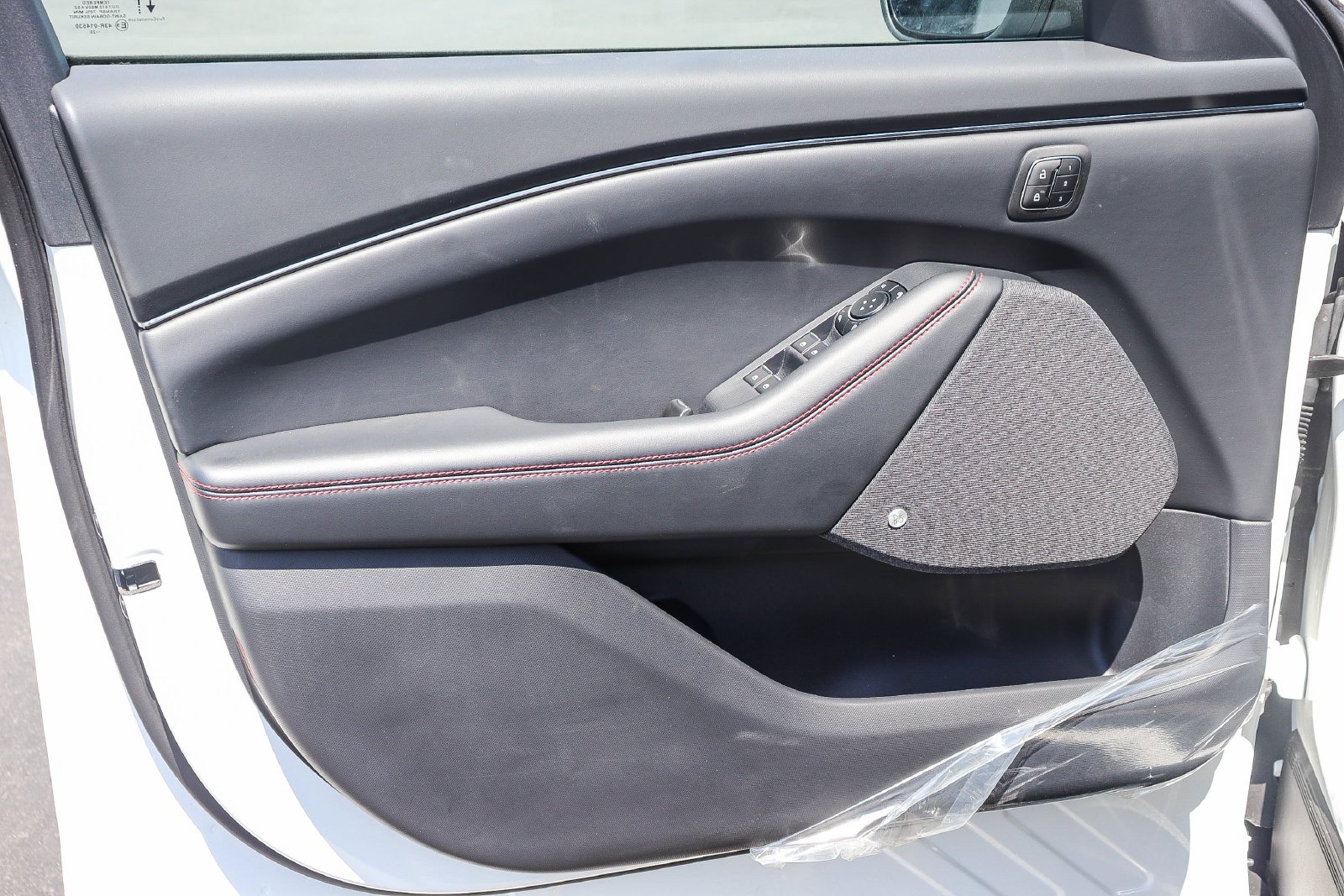 New 2026 Star White Metallic Tri-coat Ford Premium image 22