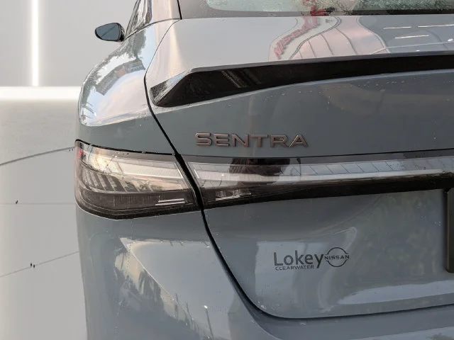 New 2027 Atlantic Gray Metallic / Super Black Two-tone Nissan SR image 8
