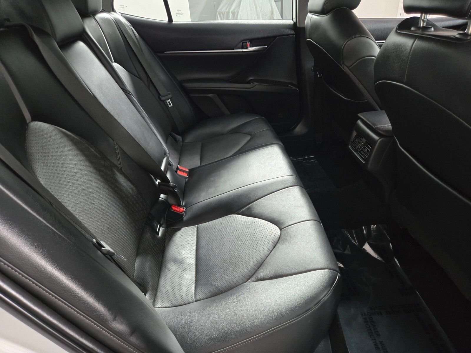 Used 2022 Pearl Toyota XSE image 17