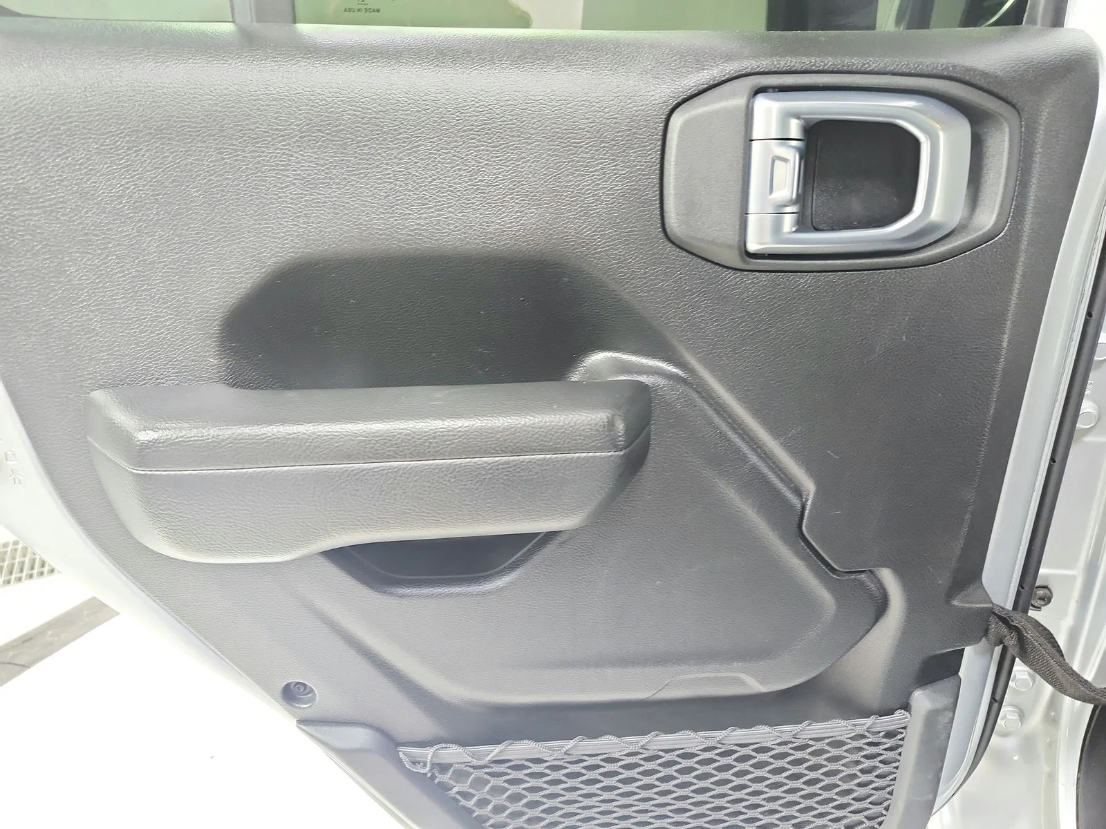 Used 2022 Silver Jeep Mojave image 34