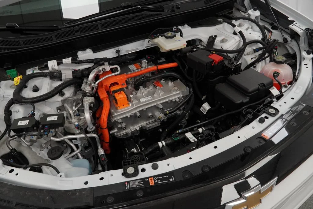 New 2026 Summit White Chevrolet LT image 38