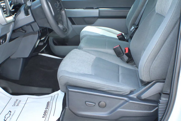 Used 2023  Ford  image 13