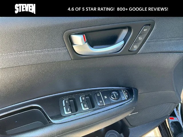 Used 2016 Black Kia SXL image 32