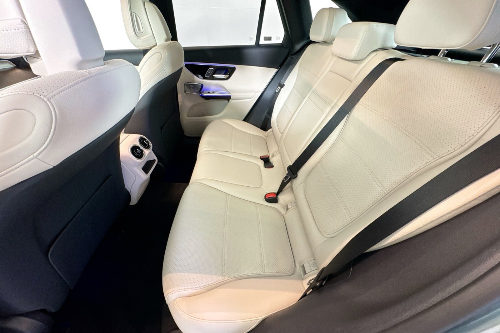 New 2026 Verde Silver Metallic Mercedes-Benz GLC 300 image 22