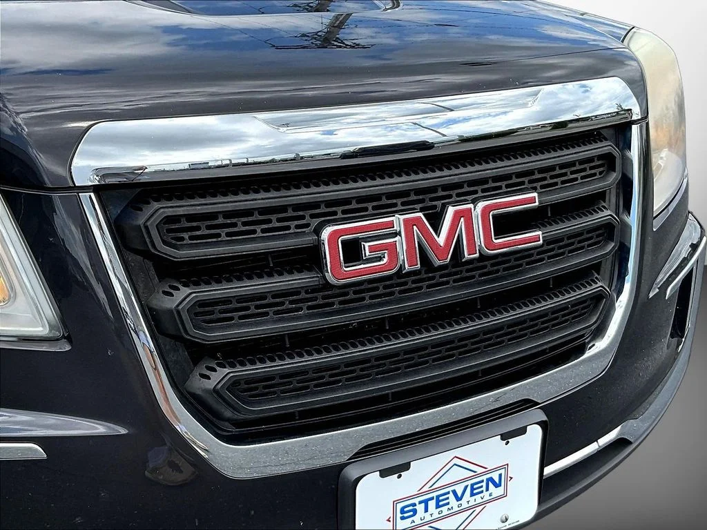 Used 2016 Silver GMC SLE-2 image 28