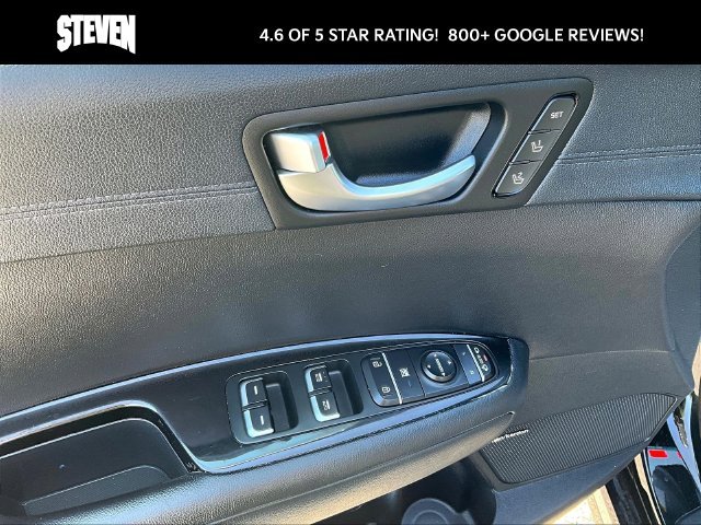 Used 2016 Black Kia SXL image 32