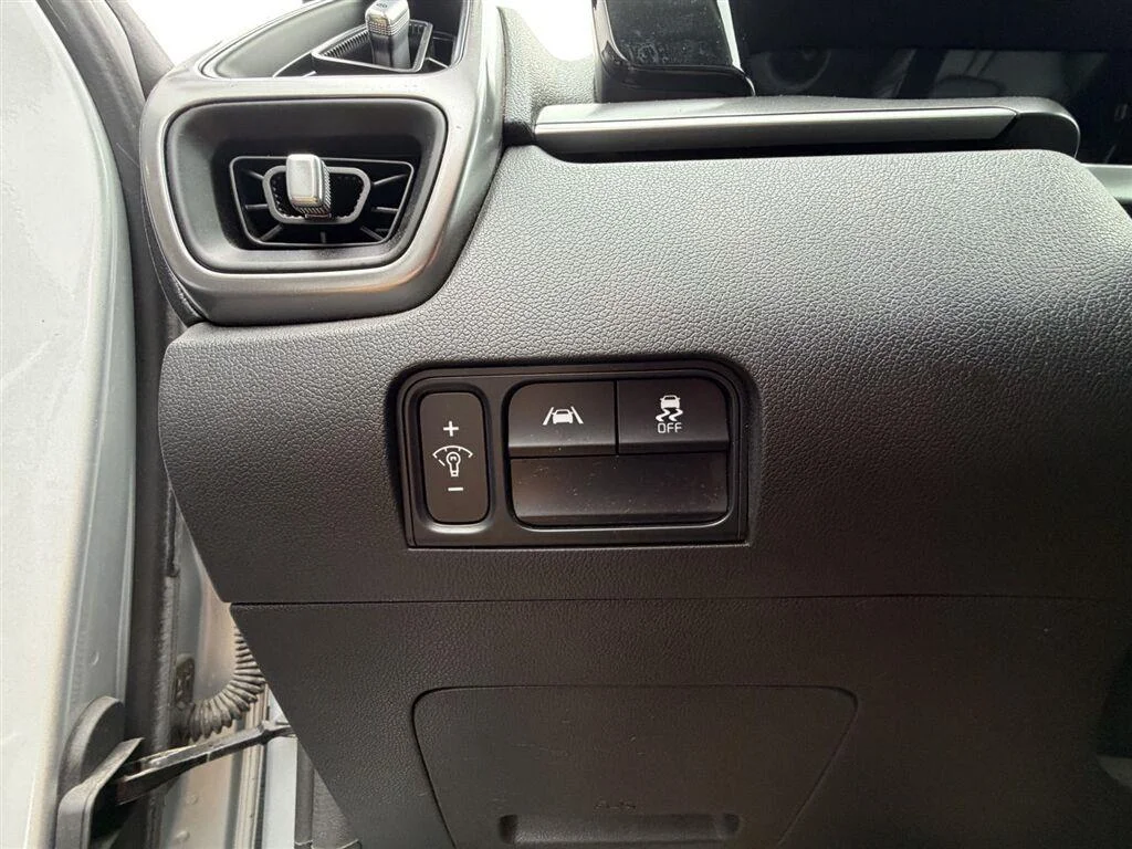 Used 2021 Sparkling Silver Kia S image 15