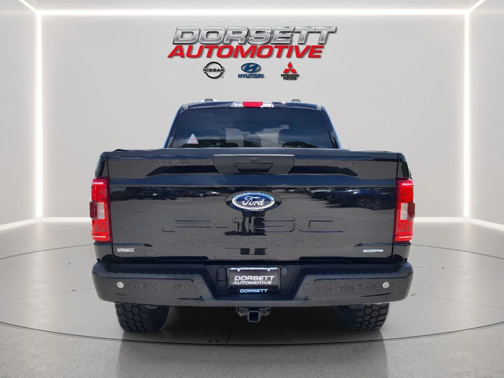 Used 2023 Agate Black Metallic Ford XLT image 7