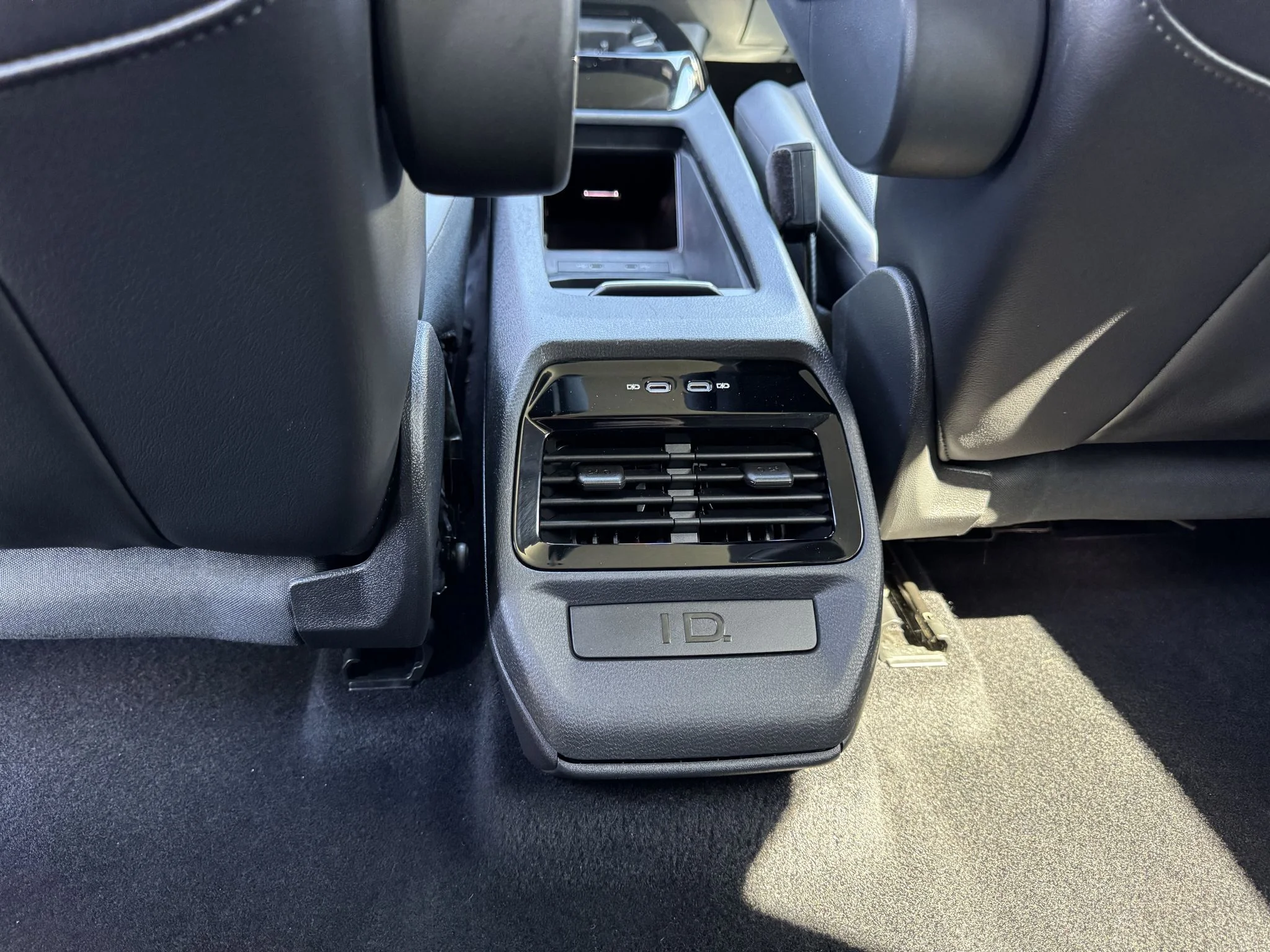 Used 2021 Glacier White Metallic Volkswagen Pro S image 30