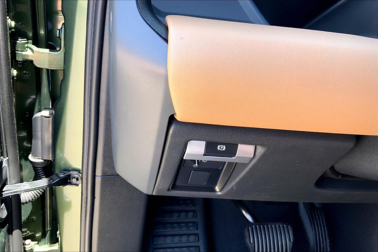 New 2026 Woolstone Green LAND ROVER S image 18