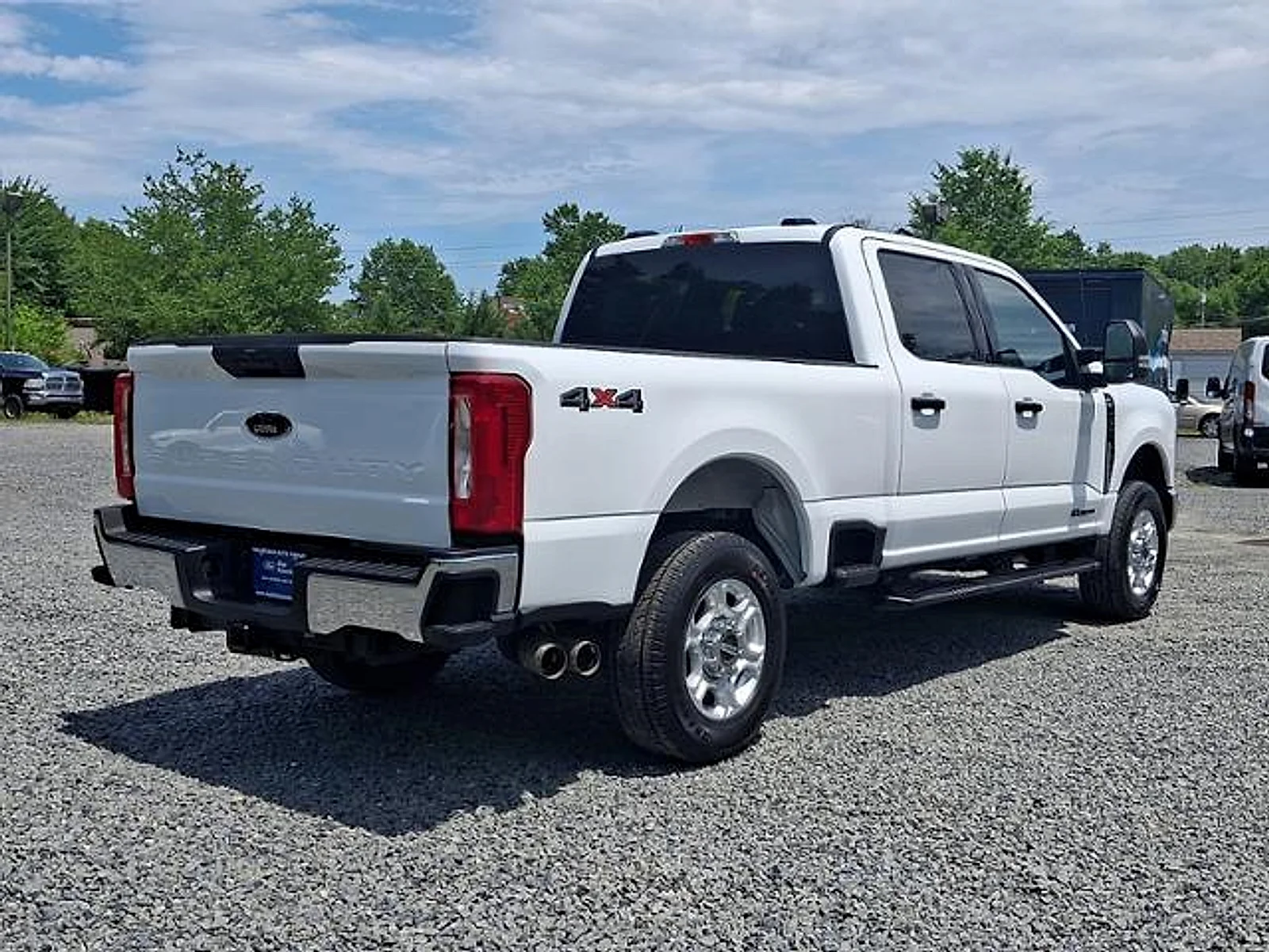 Used 2025 Oxford White Ford XLT image 7