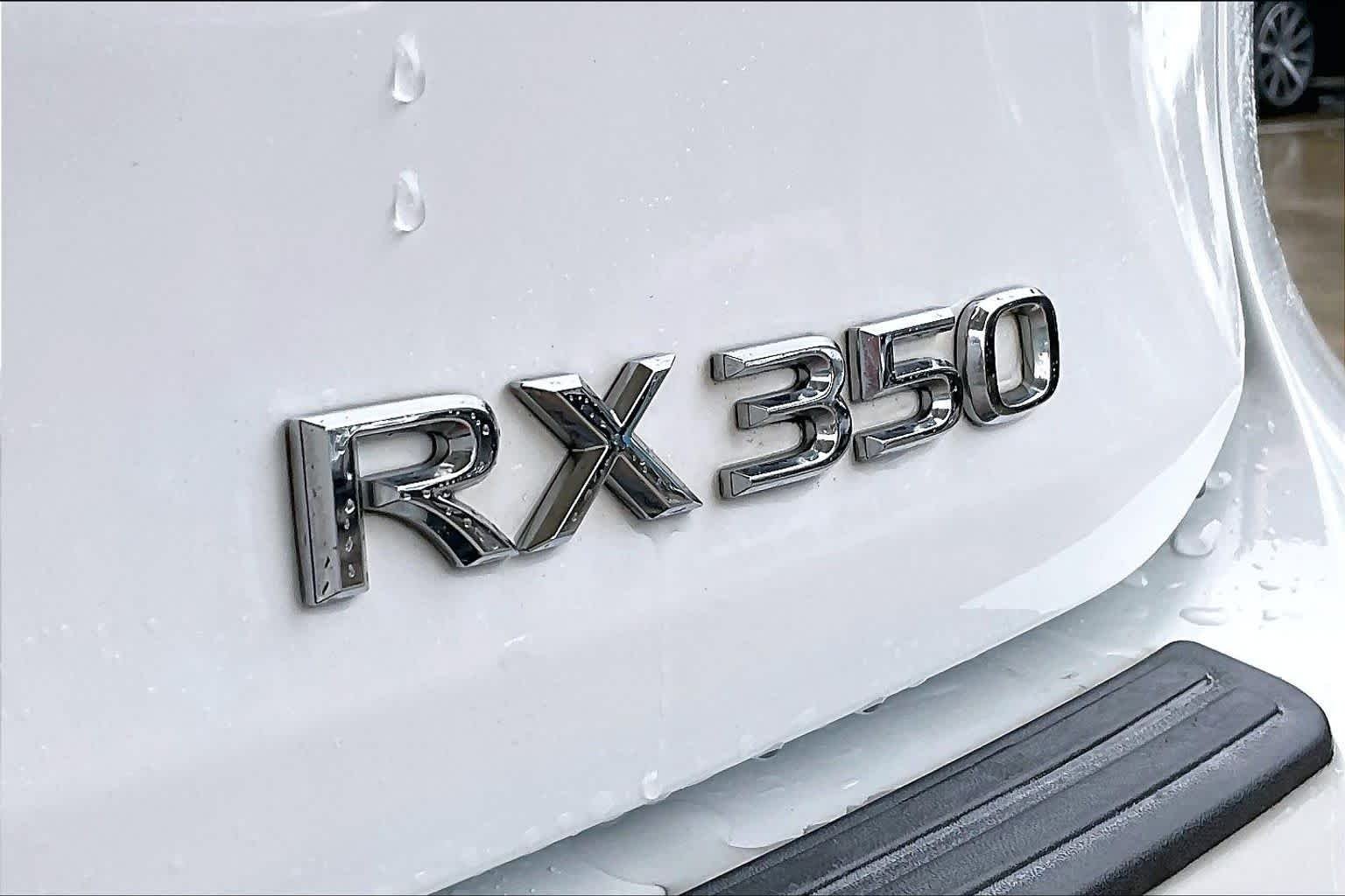 Used 2018 Ultra White Lexus  image 29
