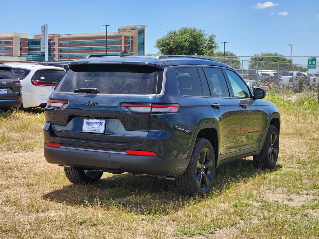 New 2026 Fathom Blue Pearl-Coat Exterior Paint Jeep Limited image 4