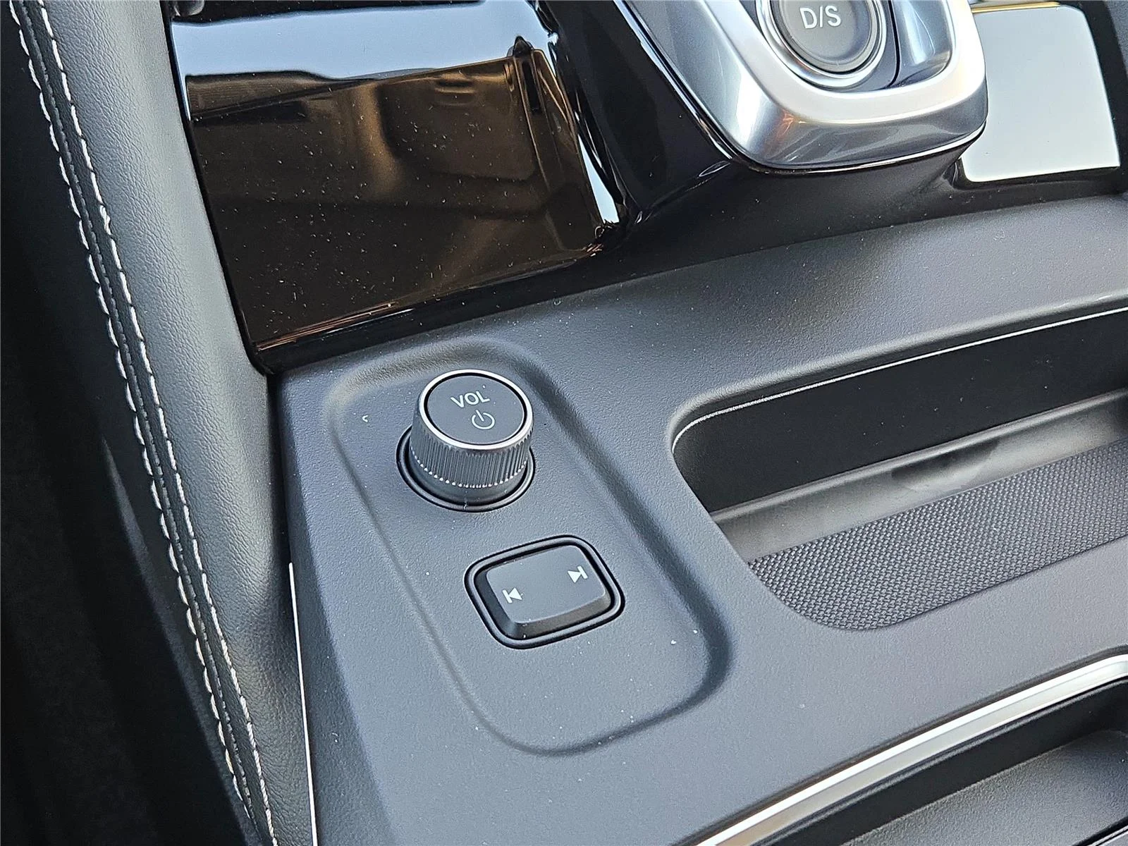 New 2026 Liquid Carbon Metallic Acura SH-AWD w/Advance image 9