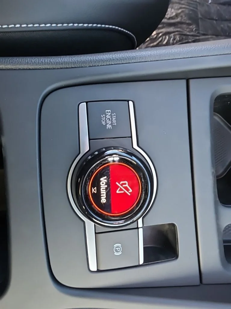 New 2026 White/off-white Volkswagen 2.0T SE image 21