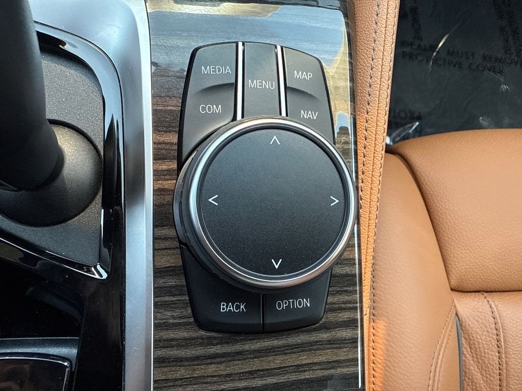 Used 2023 Black BMW M550i xDrive image 27
