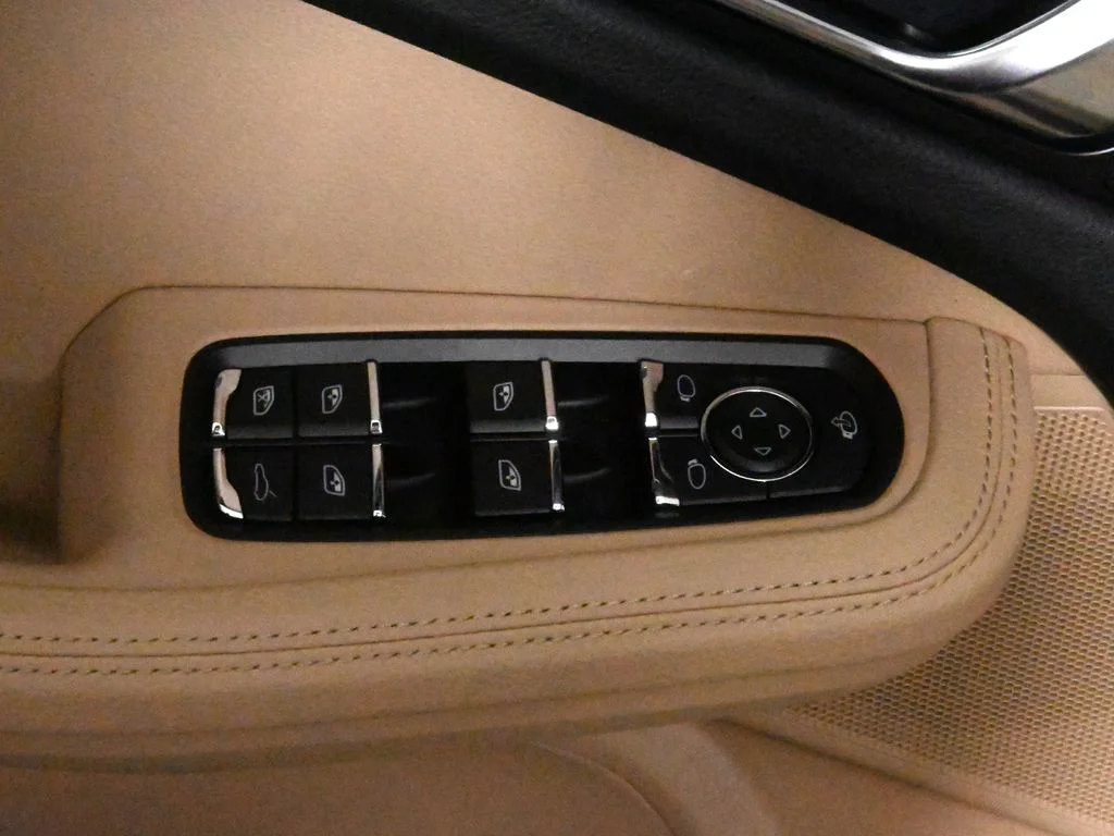 Certified Used 2025 Blue Porsche  image 36