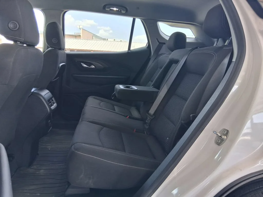 Used 2024 Summit White GMC SLE image 19