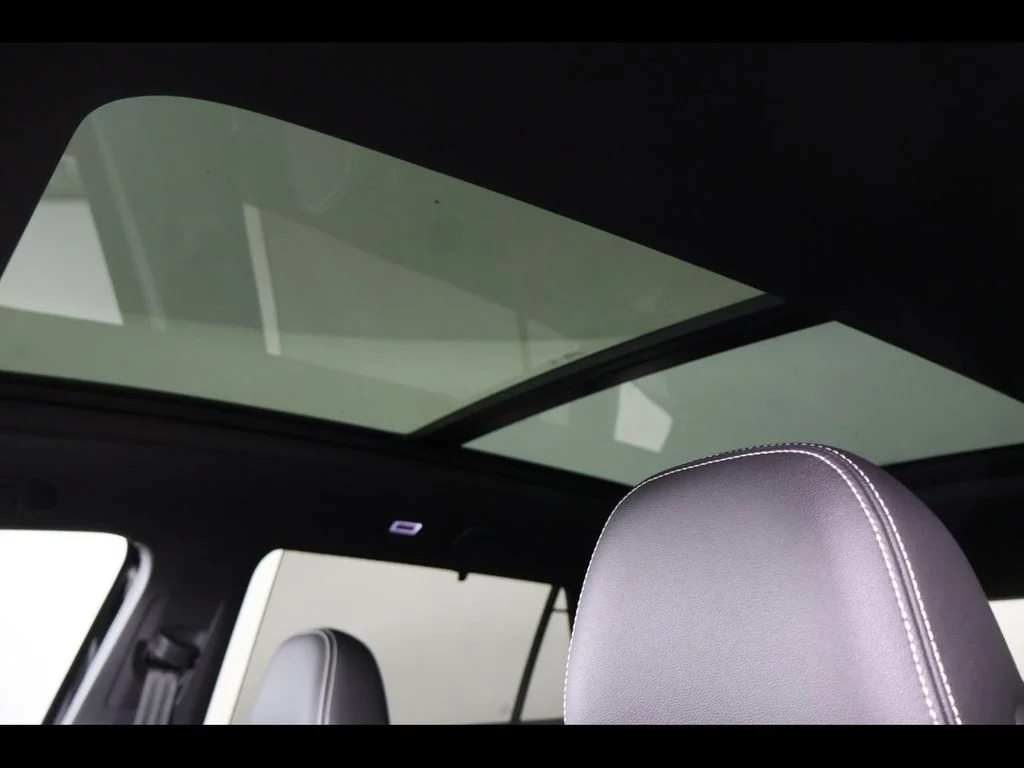 New 2026 Black Volkswagen 2.0T SE w/Technology image 19