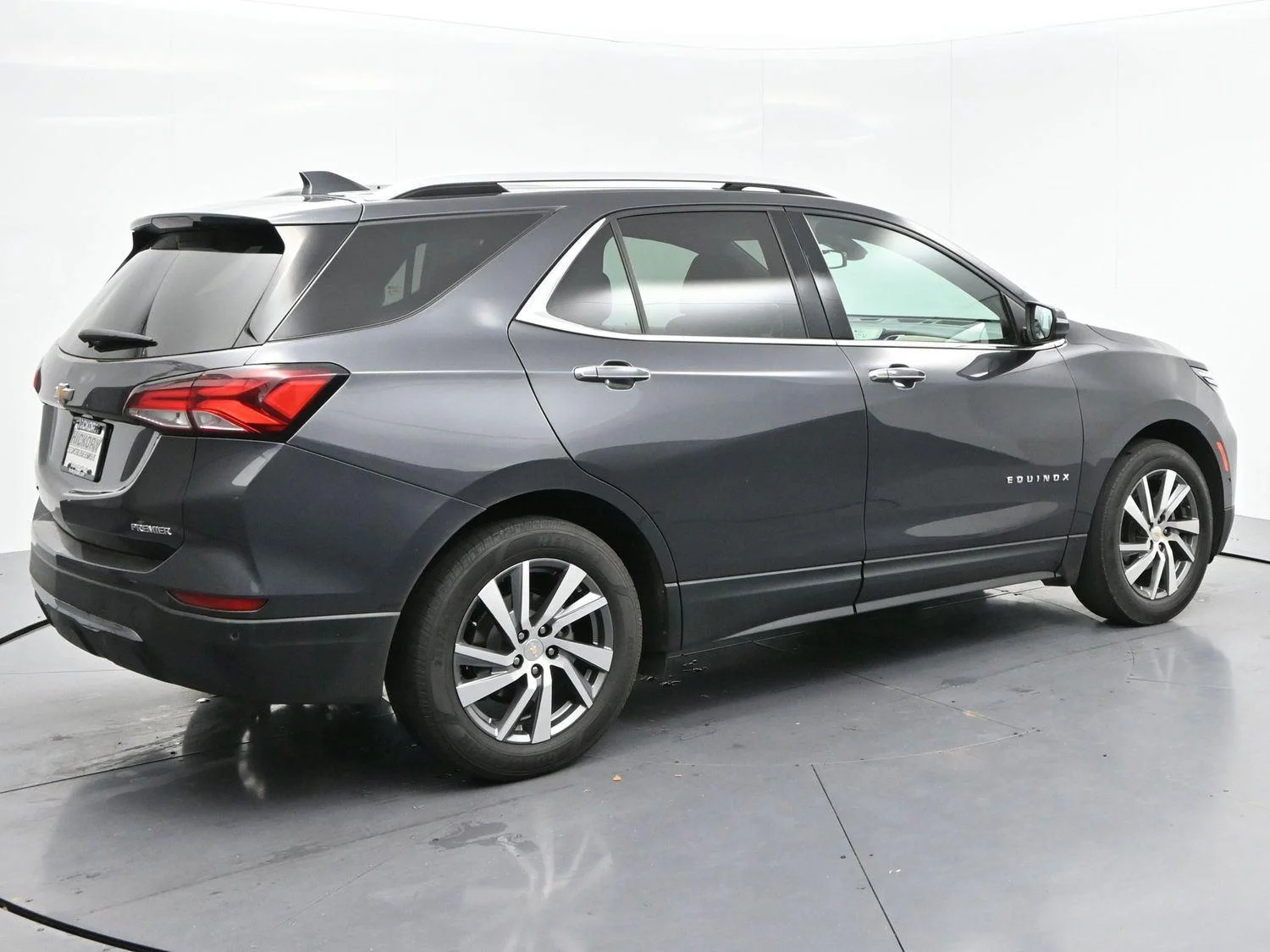 Used 2022 Iron Gray Metallic Chevrolet Premier image 7