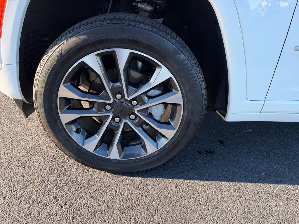 Used 2024 White Jeep Overland image 7