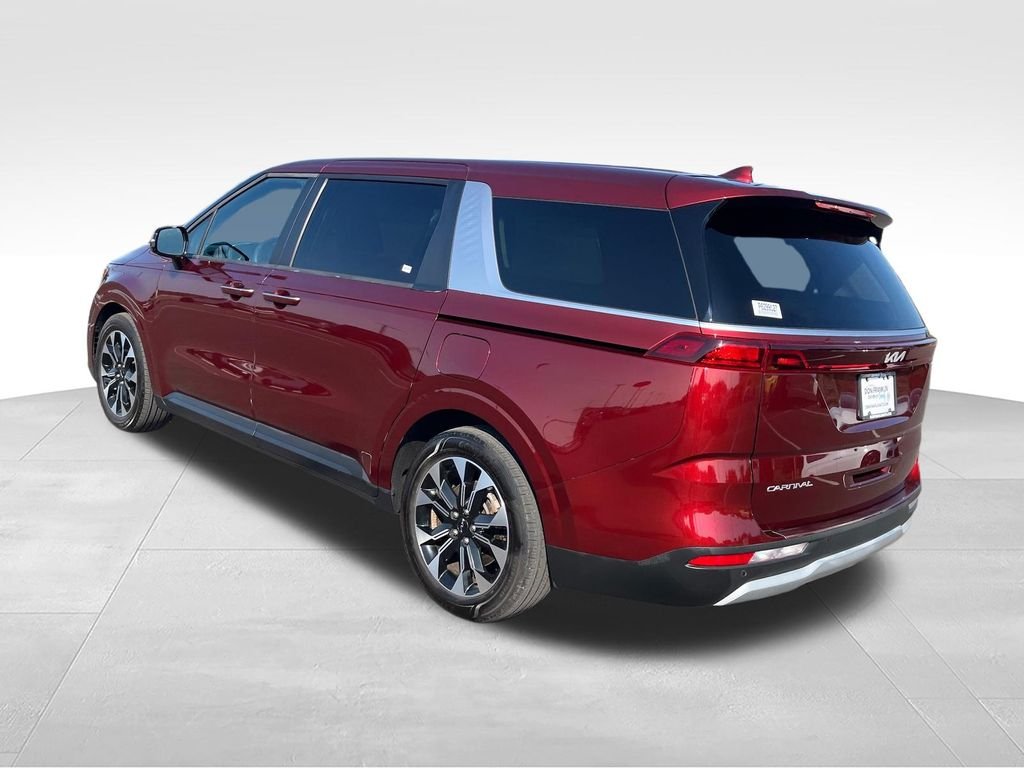 Used 2023 Red Kia EX image 3
