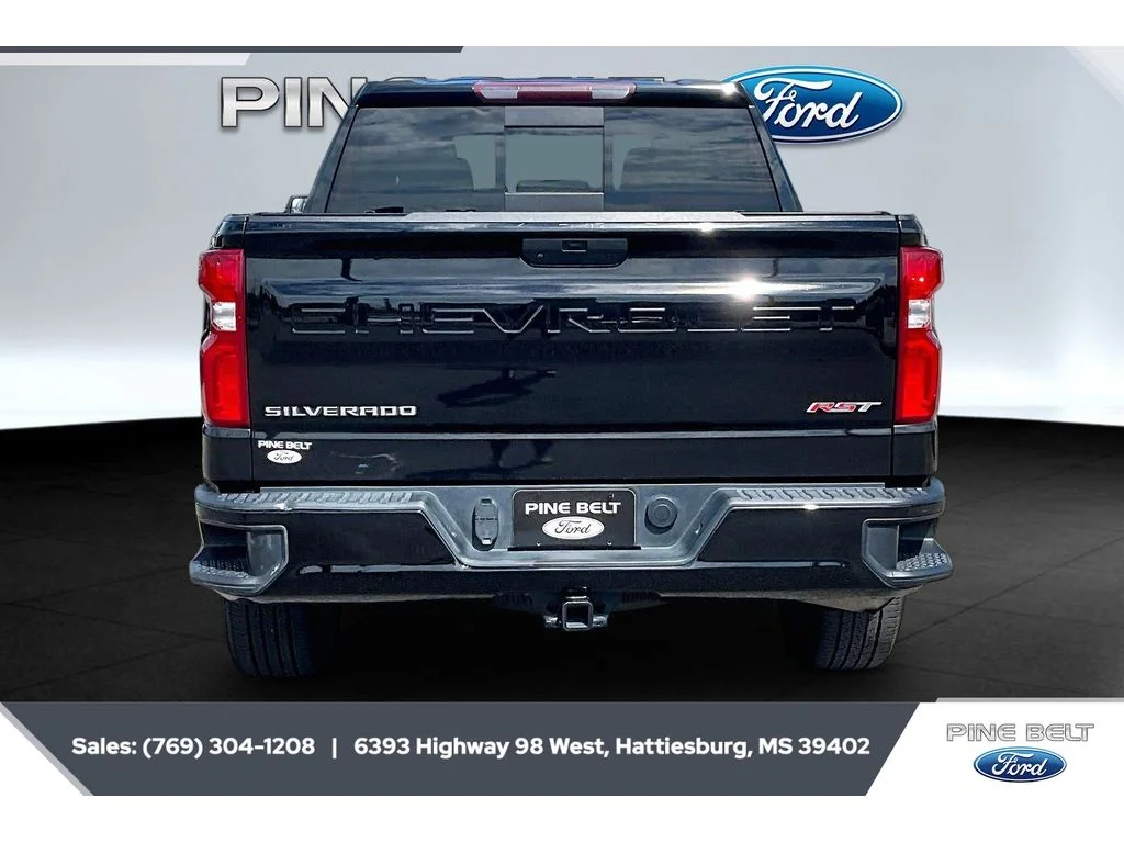 Used 2021 BLACK Chevrolet RST image 4