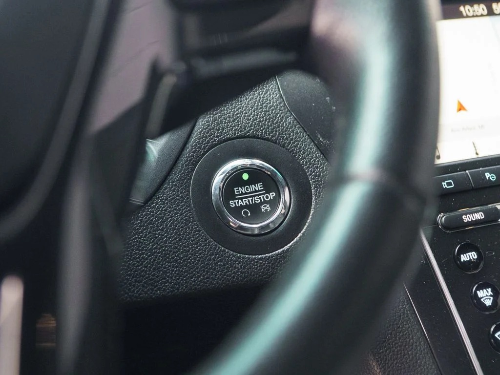 Used 2018 Shadow Black Ford Limited image 29