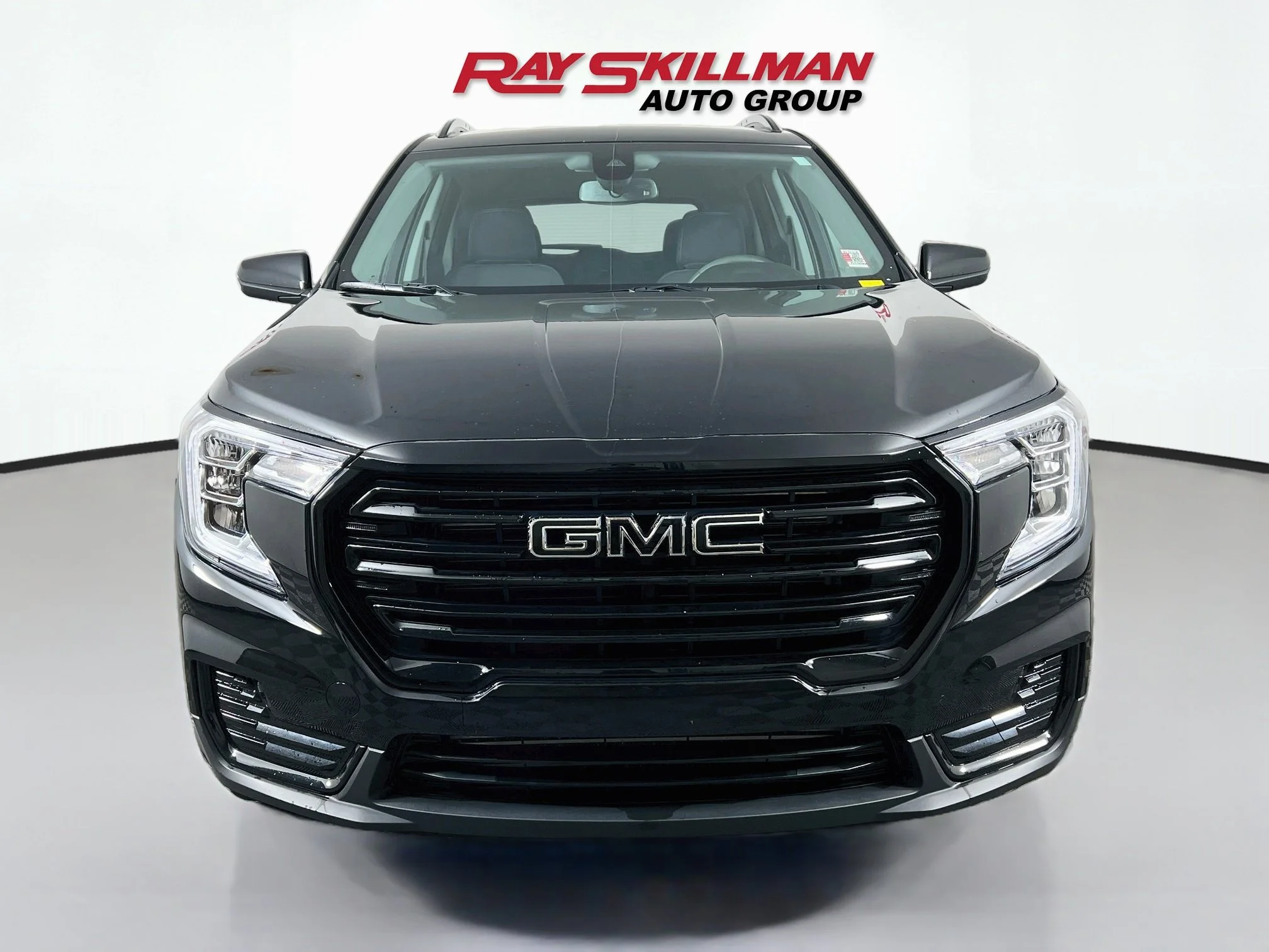 Used 2023 Ebony Twilight Metallic GMC SLE image 2