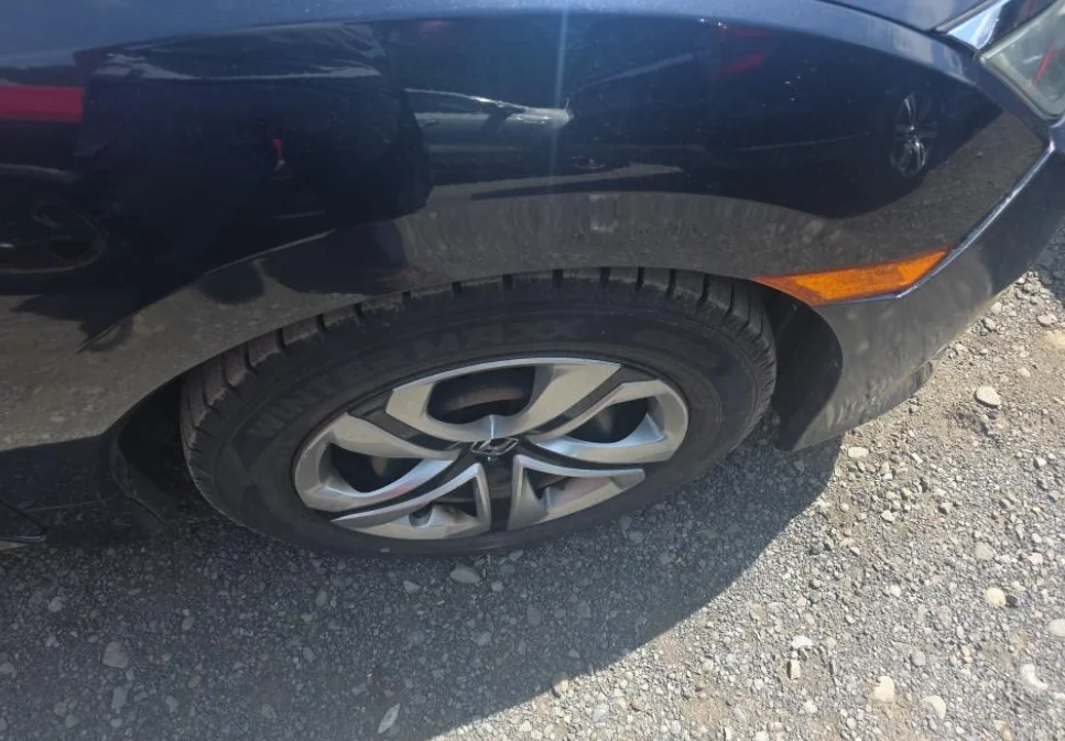 Used 2018 Blue Honda LX image 7