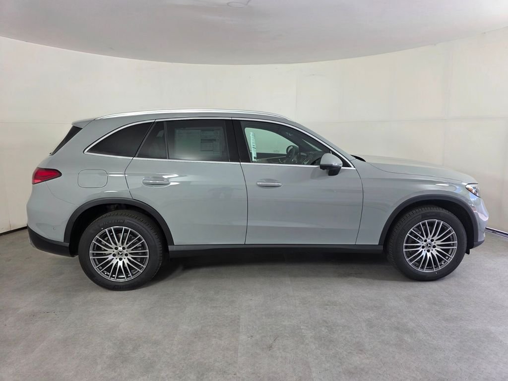 New 2026 MANUFAKTUR Alpine Grey Mercedes-Benz GLC 300 image 3