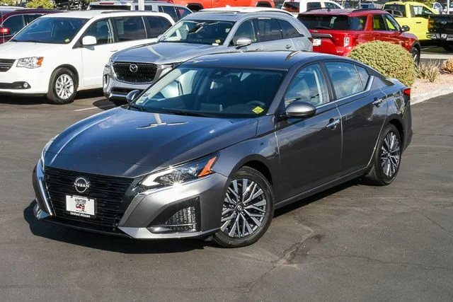 Used 2024 Gray Nissan 2.5 SV image 9