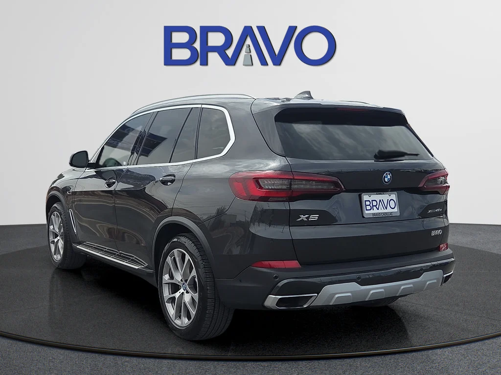 Used 2022 Gray BMW xDrive45e image 3