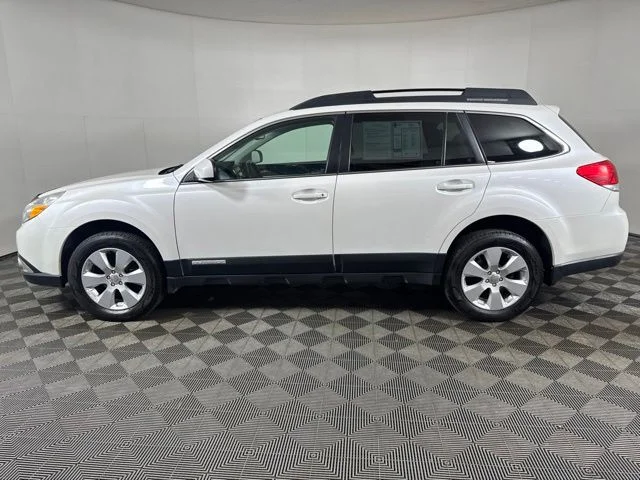 Used 2011 White Subaru 2.5i Premium image 7