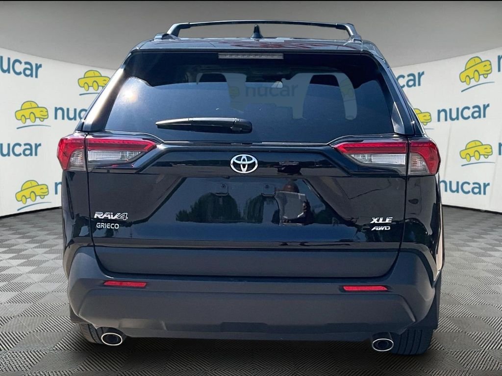 Used 2025 Black Toyota XLE Premium image 3