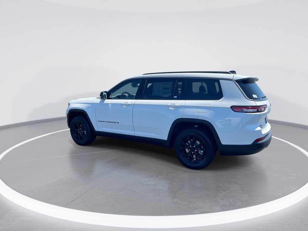 New 2026 Bright White Clear-Coat Exterior Paint Jeep Laredo image 6